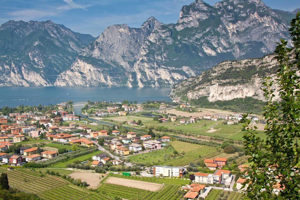 Casa Carla Aparthotel Torbole Sul Garda Exterior foto